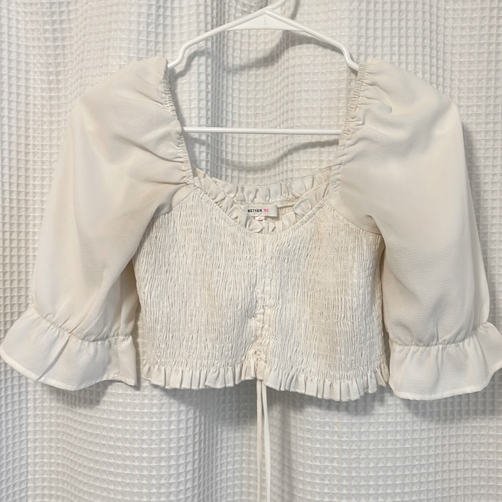 Scrunch white Y2K popcorn crop tank with puffy sleeve blouse